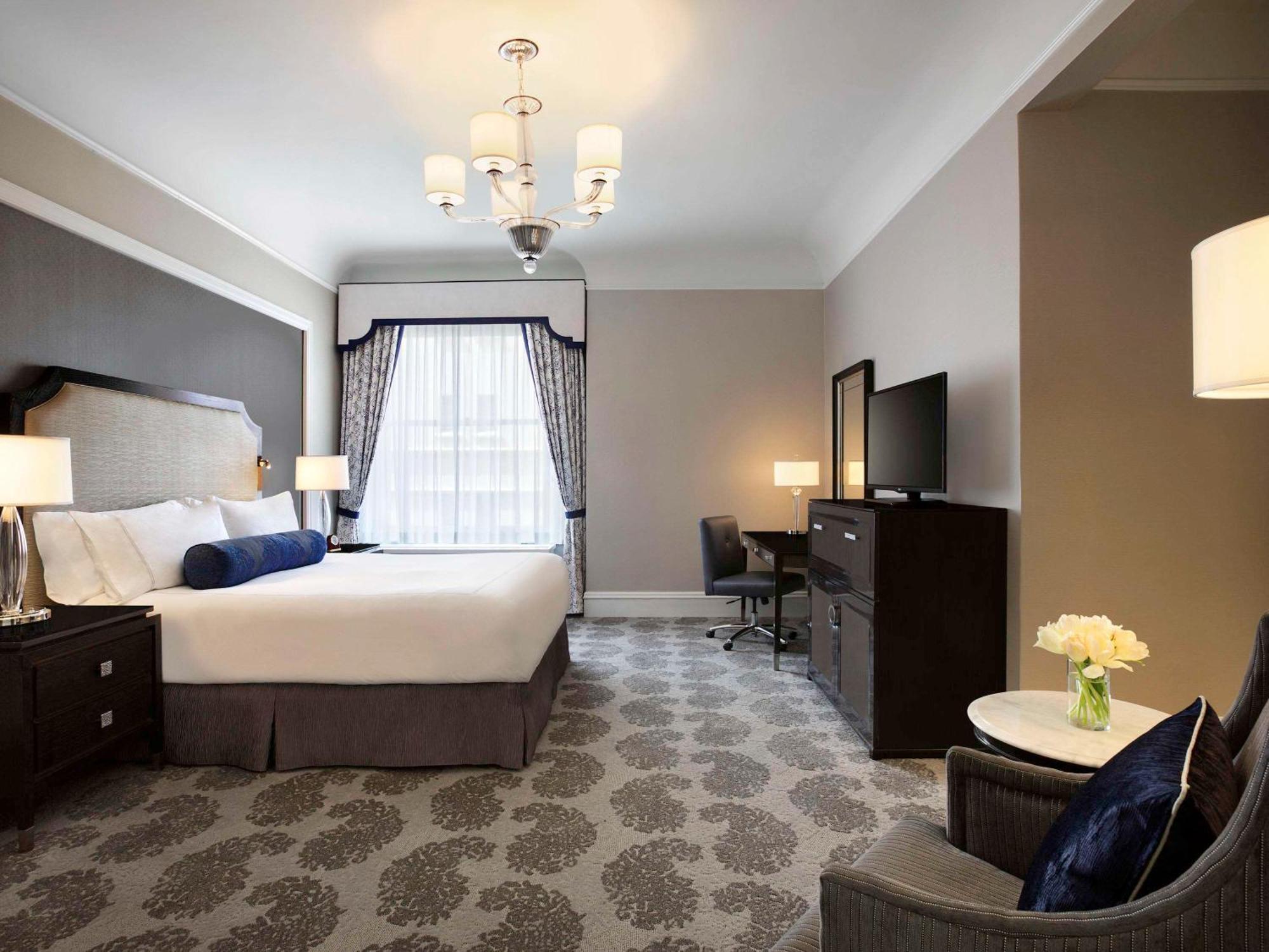 فندق فيرمونت سان فرانسيسكو المظهر الخارجي الصورة A guest room at the hotel