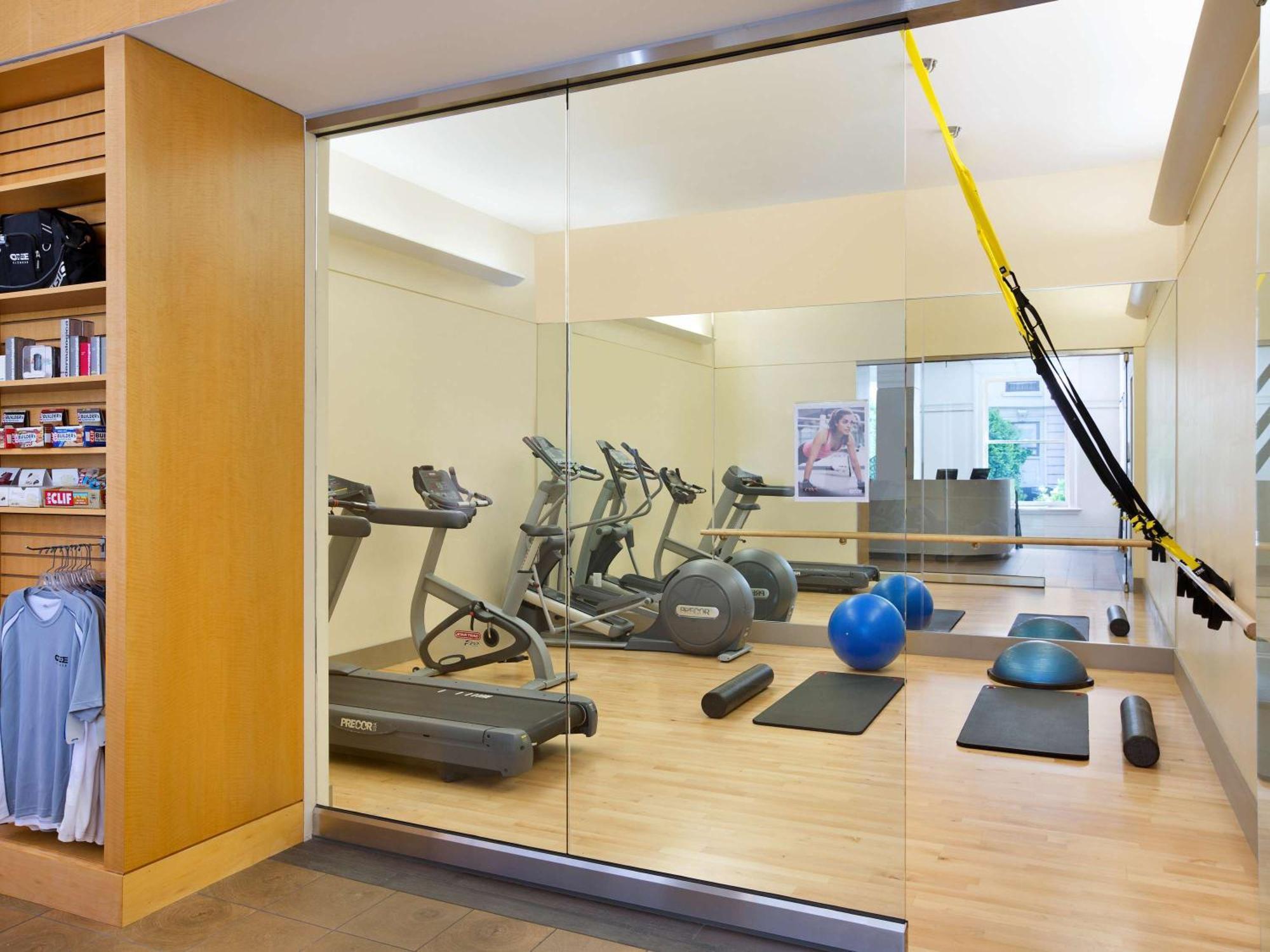 فندق فيرمونت سان فرانسيسكو المظهر الخارجي الصورة The gym at the Westin Palace Madrid