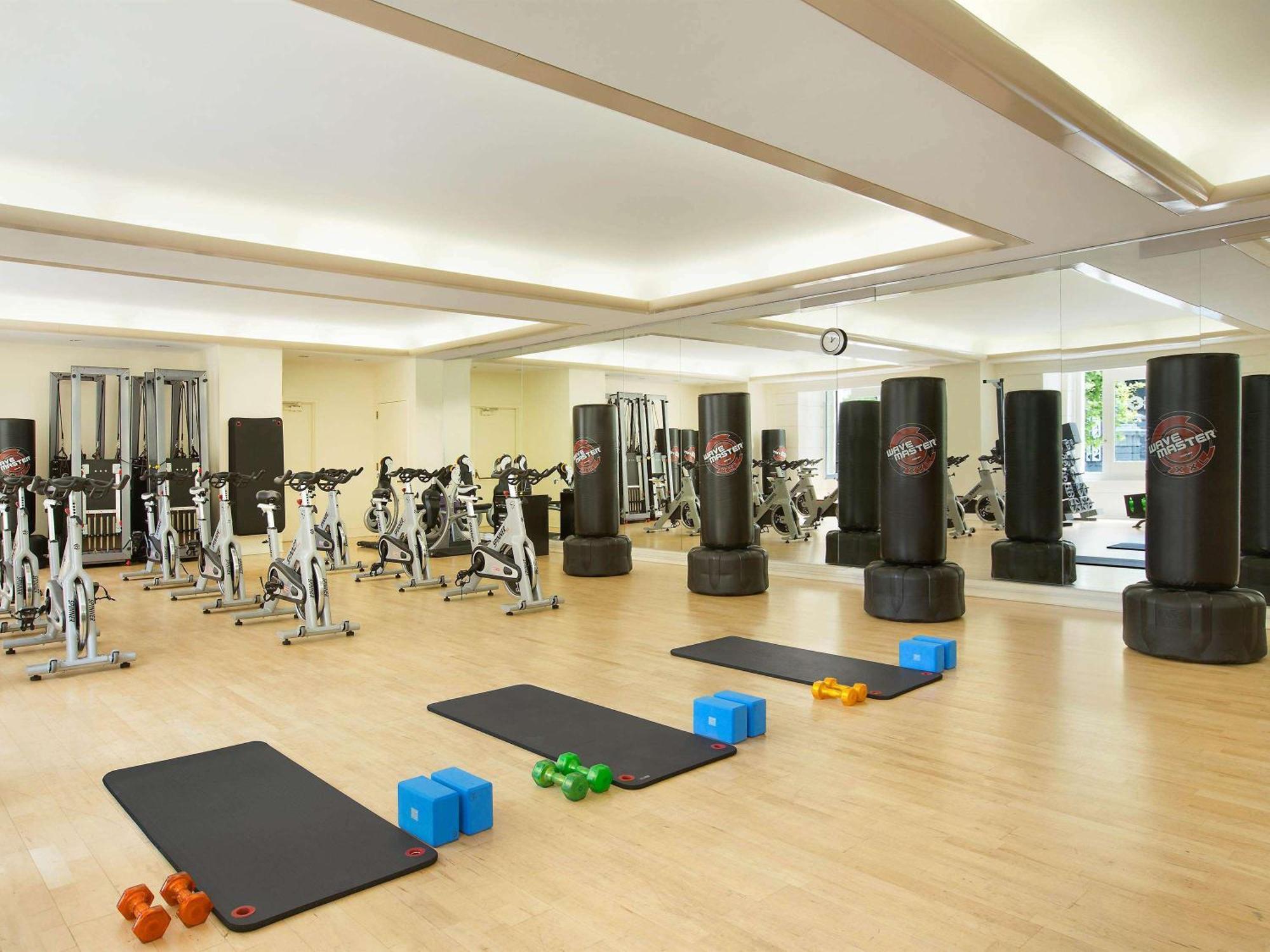 فندق فيرمونت سان فرانسيسكو المظهر الخارجي الصورة The gym at the hotel