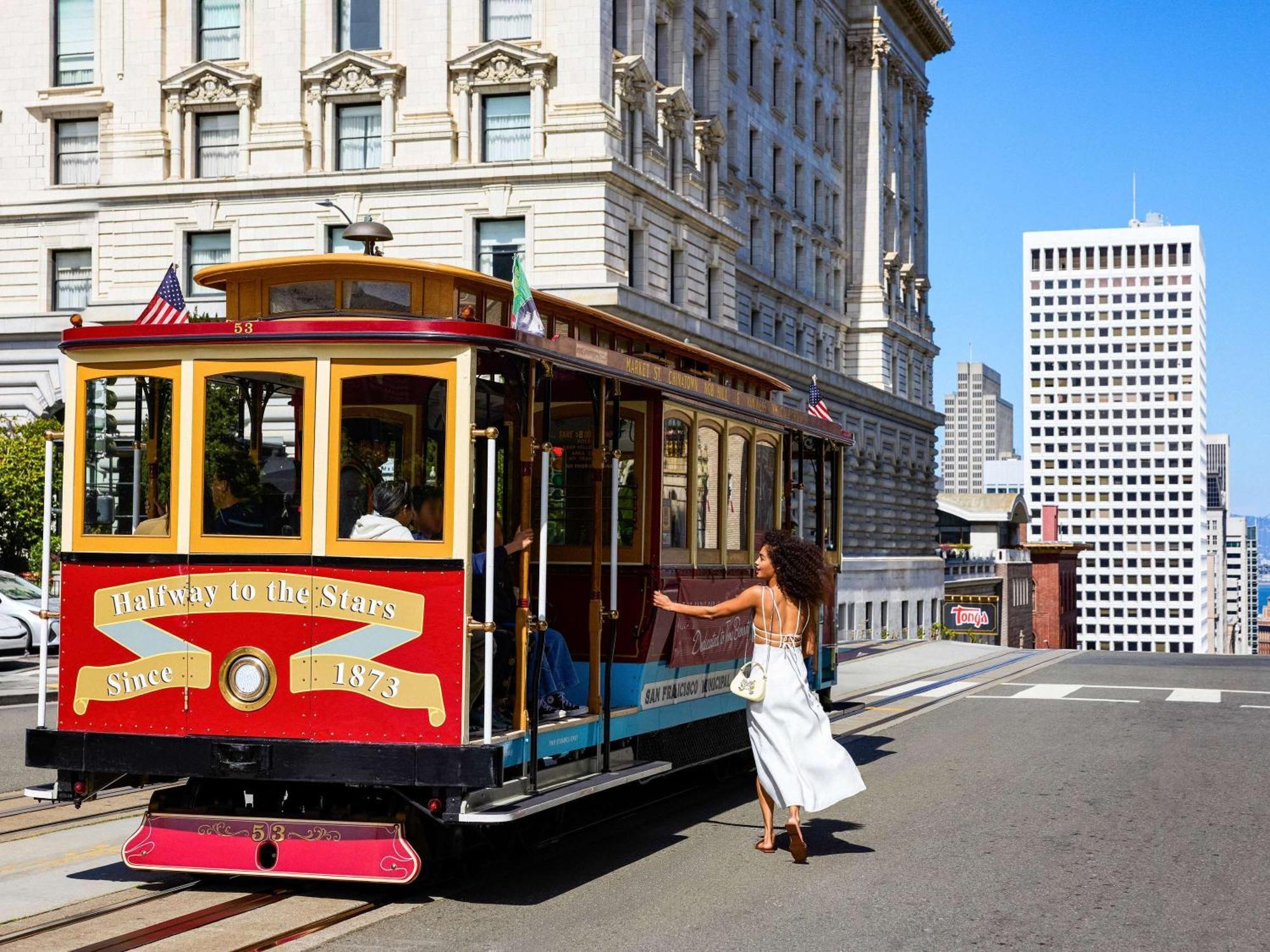 فندق فيرمونت سان فرانسيسكو المظهر الخارجي الصورة Gaslamp Quarter trolley