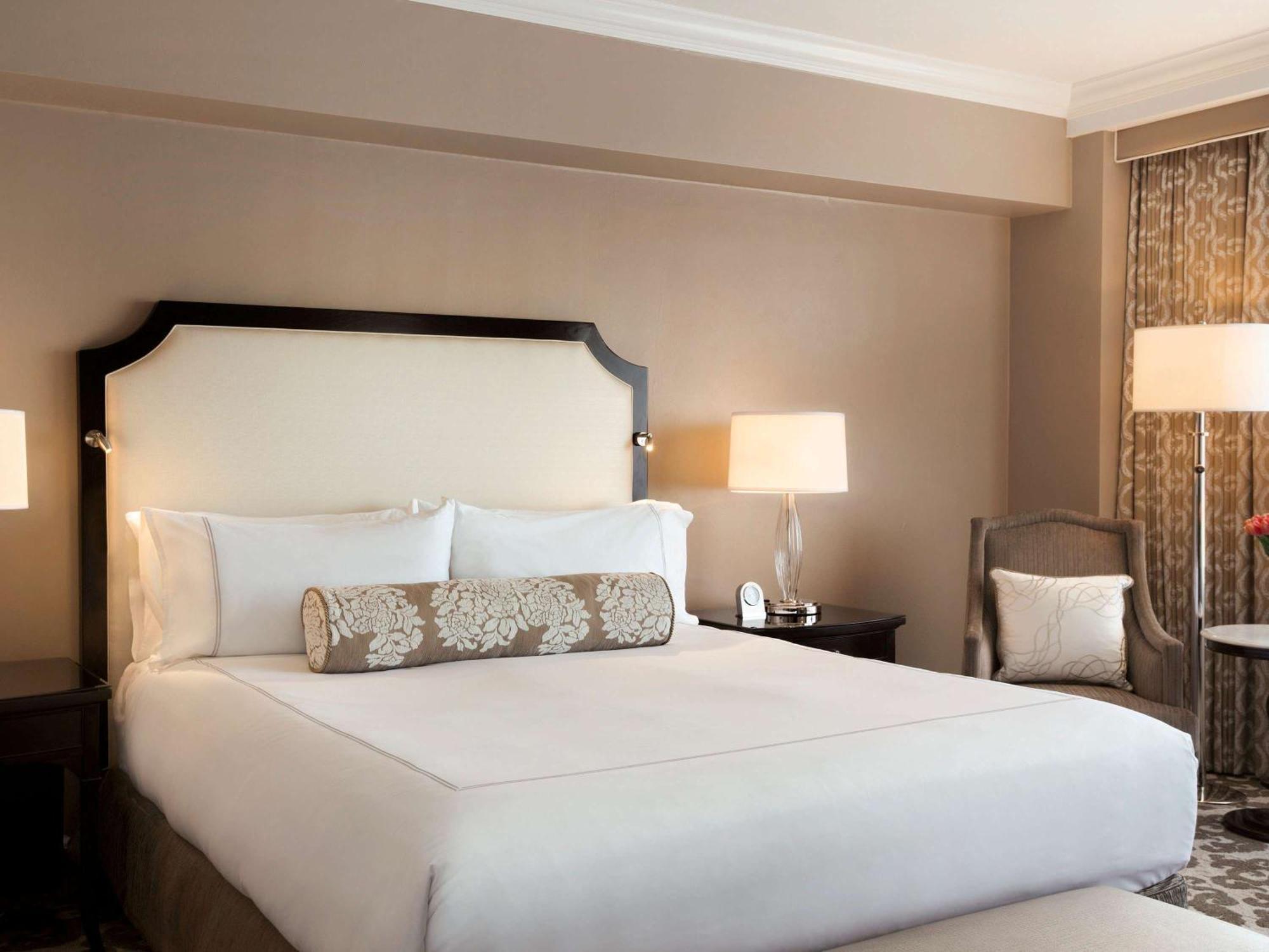فندق فيرمونت سان فرانسيسكو المظهر الخارجي الصورة A guest room at the Four Seasons Hotel